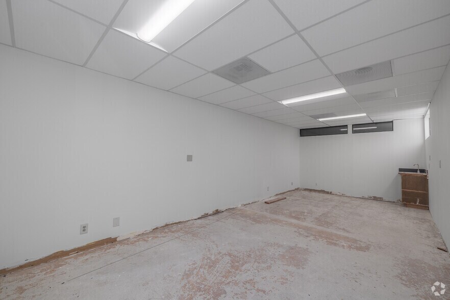 More Photos Of 2200 Pacific Coast Hwy, Hermosa Beach Office For Sale