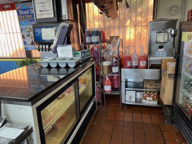 More Photos Of 1127 W Broadway Ave, Minneapolis Fast Food For Sale
