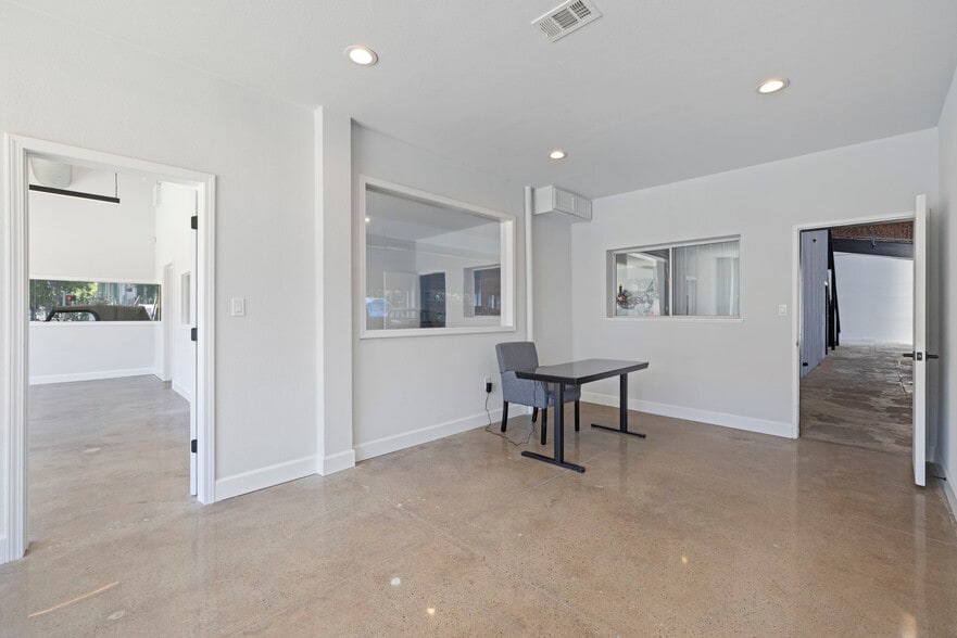 More Photos Of 600 N El Dorado St, Stockton Service For Sale