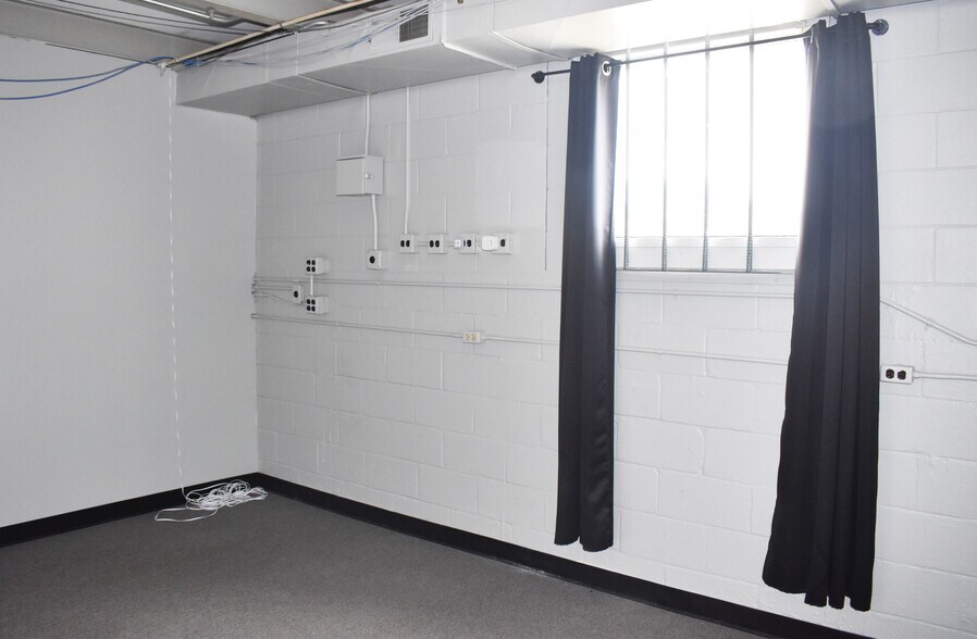 More Photos Of 385-387 Industrial Dr, Mount Juliet Warehouse For Lease