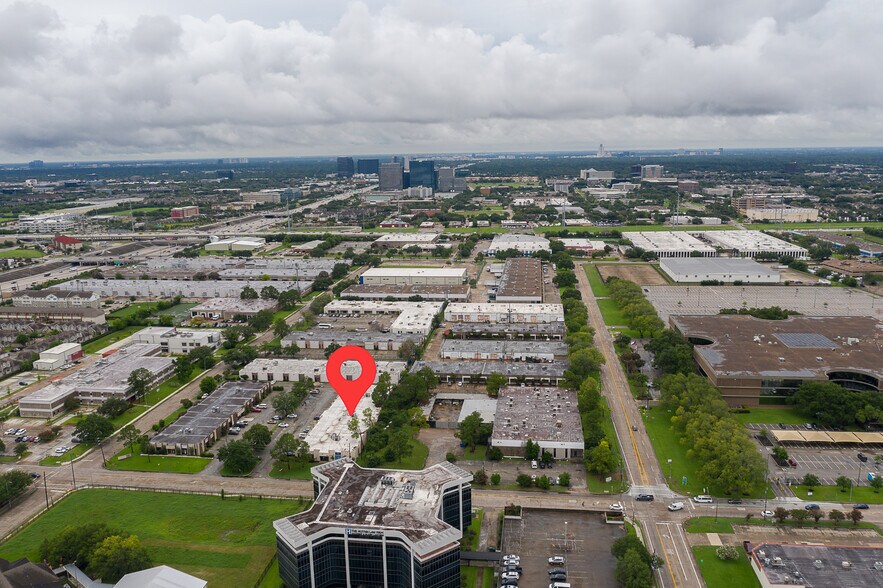 More Photos Of 9720 Town Park, Houston Office For Sale