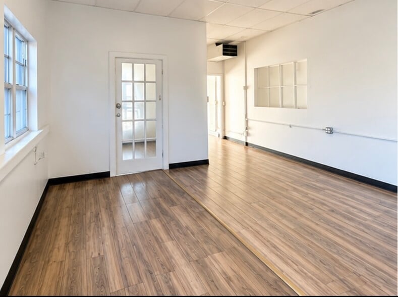 More Photos Of 1422-1442 Poplar St, Denver Storefront Retail Office For Lease