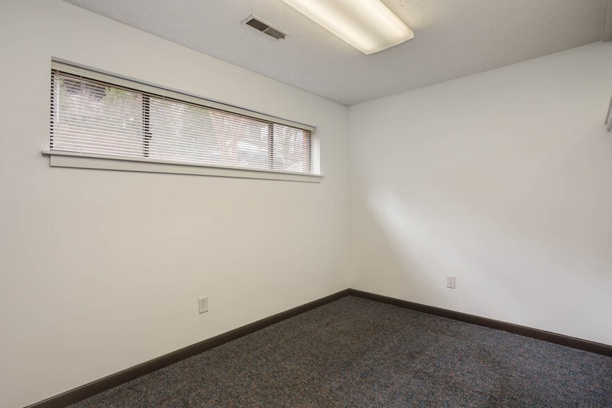 More Photos Of 1140 E Market St, Charlottesville Office For Lease