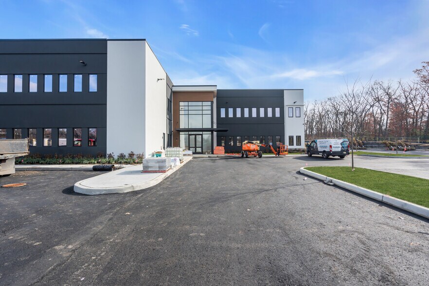 More Photos Of 705 Brewers Bridge Rd, Jackson Office For Lease