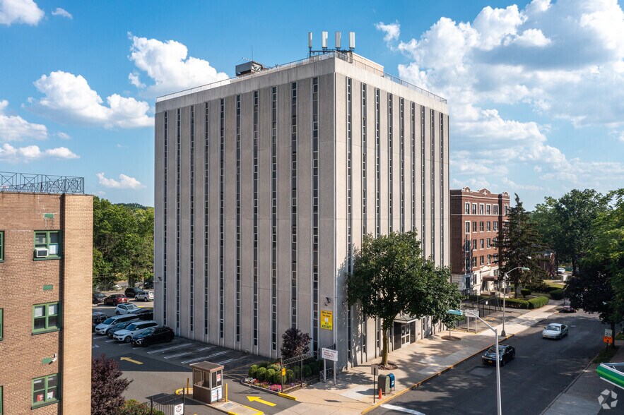 More Photos Of 50 Union Ave, Irvington Unknown For Lease