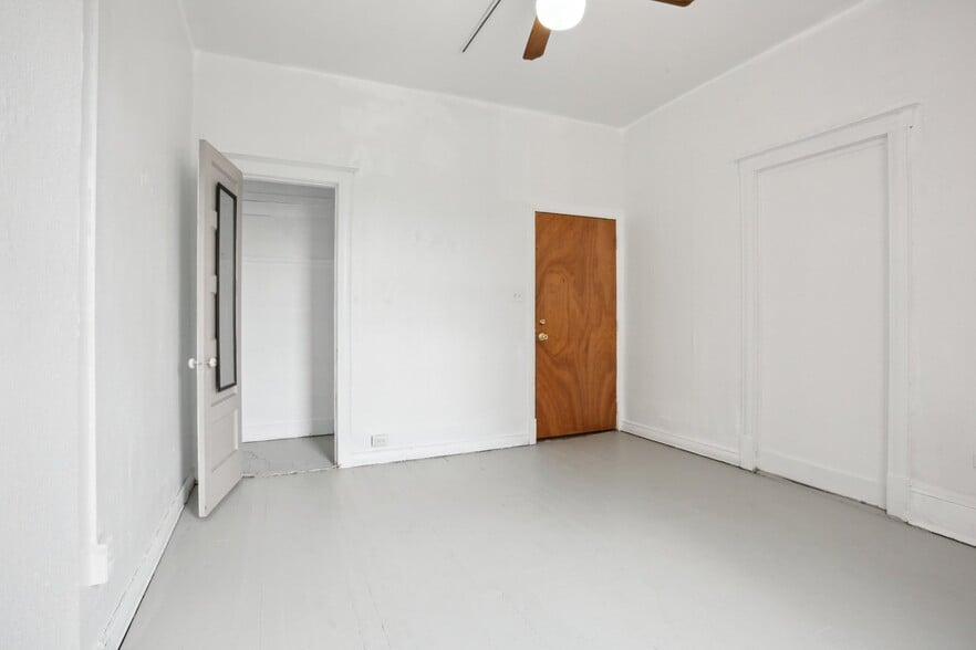 More Photos Of 76 Broadway, Denver Storefront Retail Office For Lease