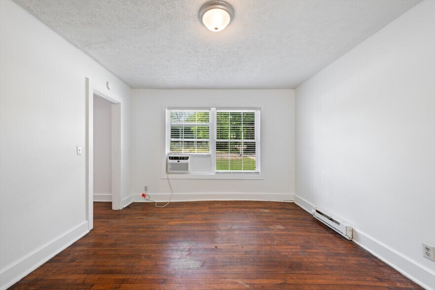 More Photos Of 419 Belmont Ave, Shelbyville Multifamily For Sale