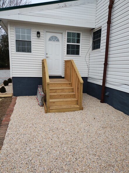 More Photos Of 119 W Main St, Youngsville Freestanding For Sale