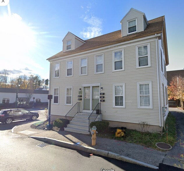 More Photos Of 17 Mechanic St, Westbrook Apartments For Sale
