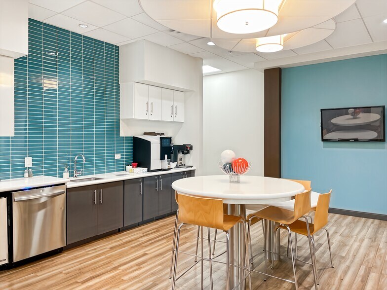 More Photos Of 1320 Main St, Columbia Coworking Space