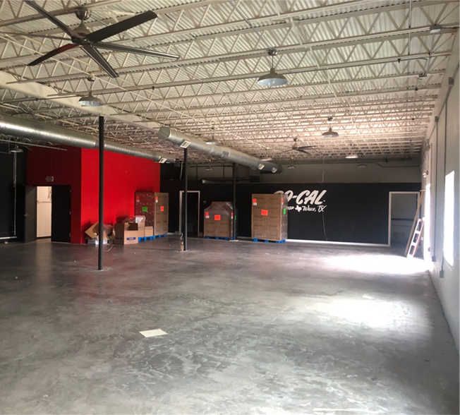 More Photos Of 321 6th st, Waco General Retail For Lease