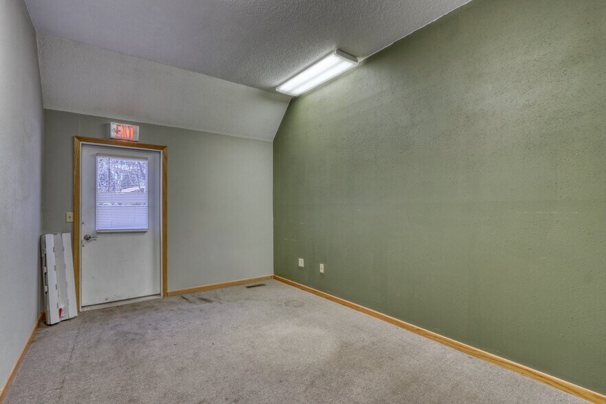 More Photos Of 10045 N State Road 27, Hayward Flex For Sale