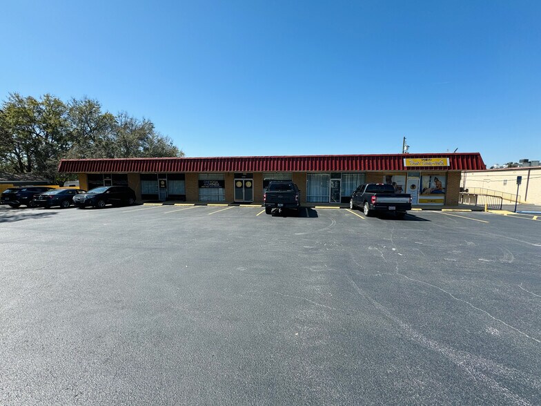 More Photos Of , Clermont General Retail For Sale