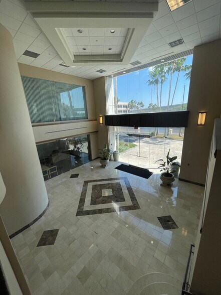 More Photos Of 15500 Lightwave Dr, Clearwater Office For Lease