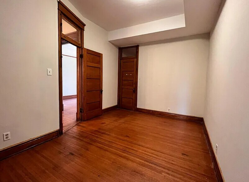 More Photos Of 4736 S Prairie Ave, Chicago Apartments For Sale
