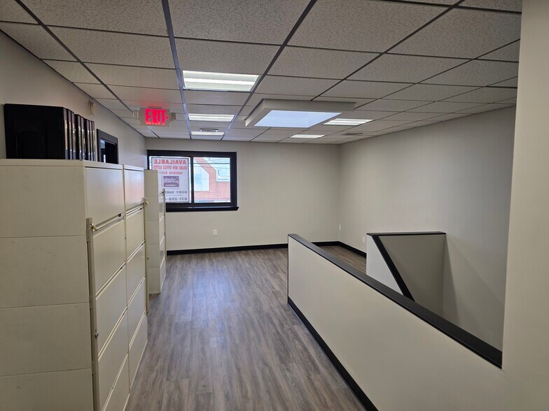 More Photos Of 98 Willis Ave, Mineola Office For Lease