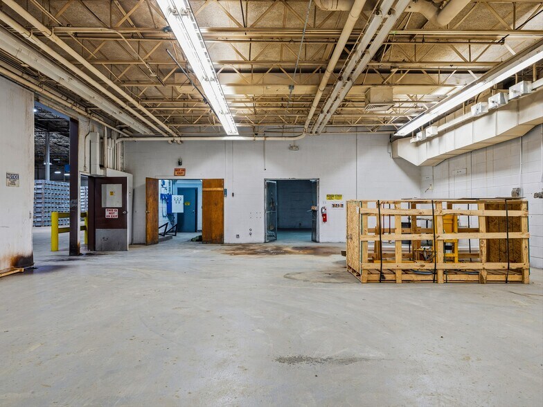 More Photos Of 90 Christ School Rd, Arden Distribution For Lease