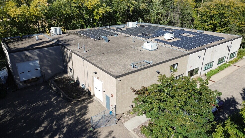 More Photos Of 2075 Prosperity Rd, Saint Paul Light Distribution For Sale