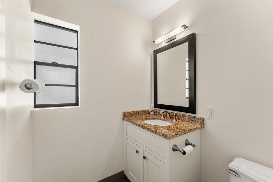 More Photos Of 525 N Harbor City Blvd, Melbourne Office For Sale