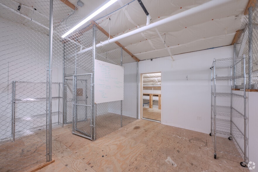 More Photos Of 1320-1326 9th St, Berkeley Warehouse For Sale