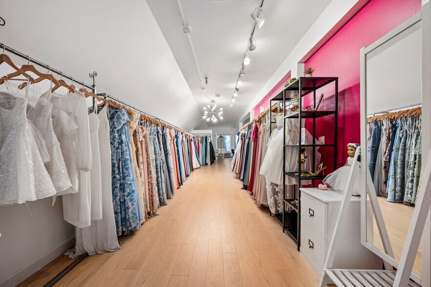 More Photos Of 2250 Union St, San Francisco Storefront Retail Office For Sale