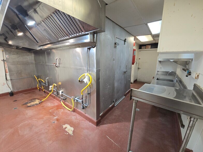 More Photos Of 55 5th St, Gilroy Restaurant For Sale