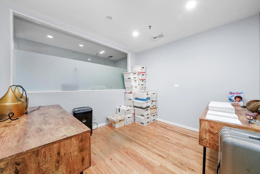 More Photos Of 1327 W Washington Blvd, Chicago Loft Creative Space For Lease