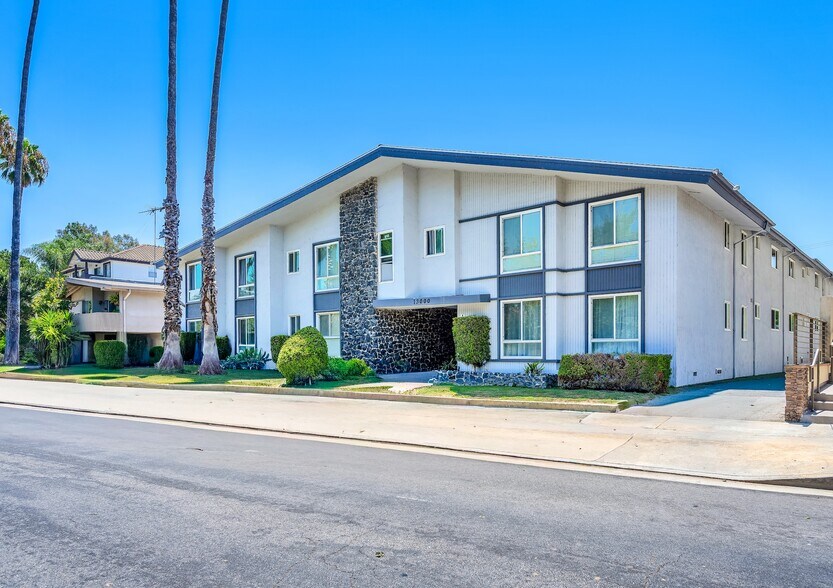 More Photos Of 13000 Valleyheart Dr, Studio City Apartments For Sale