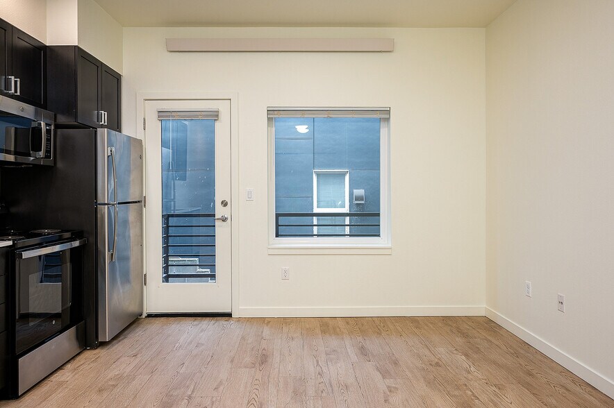 More Photos Of 330 NE Dekum St, Portland Apartments For Sale
