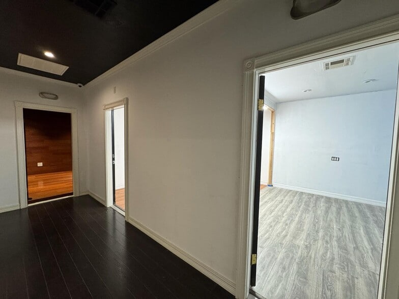 More Photos Of 2801-2825 Gulf Fwy, Houston Unknown For Lease