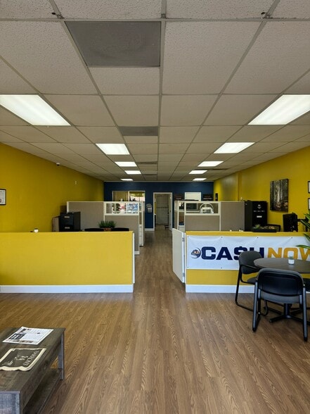 More Photos Of 5555 E Bell Rd, Scottsdale Unknown For Lease