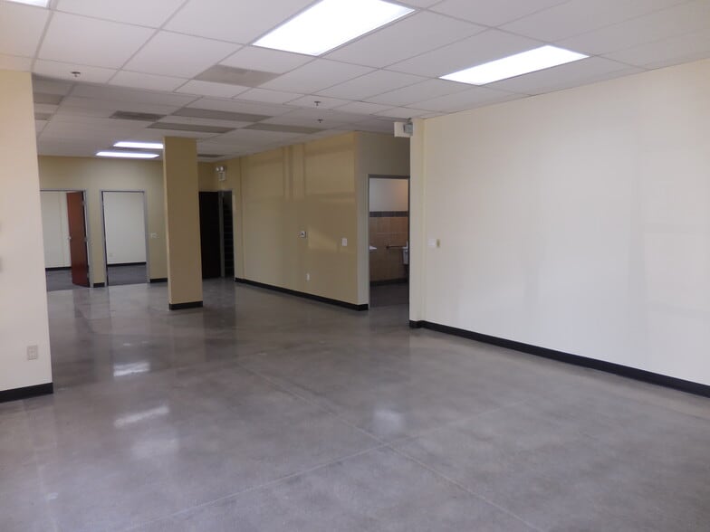 More Photos Of 19801 Hamilton Ave, Torrance Warehouse For Lease