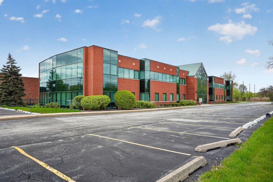 More Photos Of 213 Front St, McHenry Office For Lease