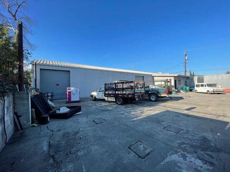 Primary Photo Of 5115 E 8th St, Oakland Warehouse For Sale