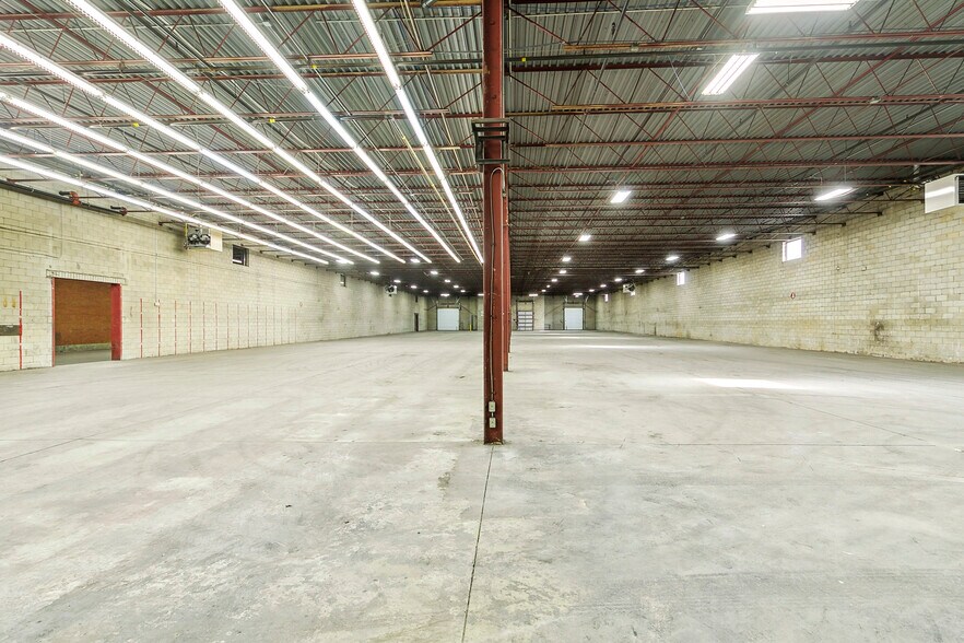 More Photos Of 6885-6895 Menway Ct, Mississauga Warehouse For Lease