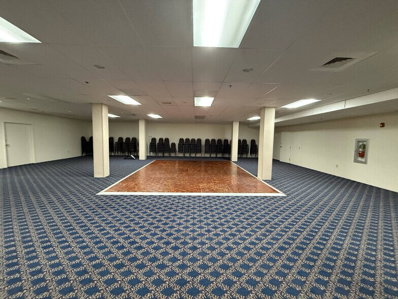 More Photos Of 101 S Progress Ave, Pottsville Hospitality For Sale