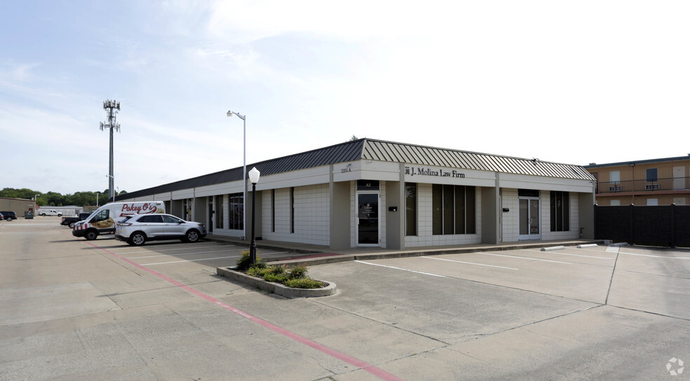 Primary Photo Of 2205 W Division St, Arlington Light Manufacturing For Lease