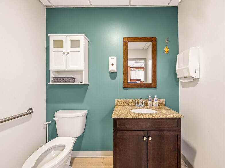 More Photos Of 6 Brooklet St, Asheville Medical For Sale