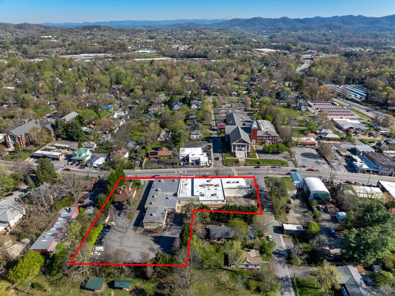 More Photos Of 544 Haywood Rd, Asheville Light Distribution For Sale