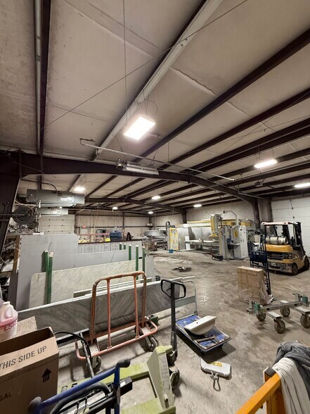 More Photos Of 2085 First Commercial Dr, Southaven Warehouse For Sale