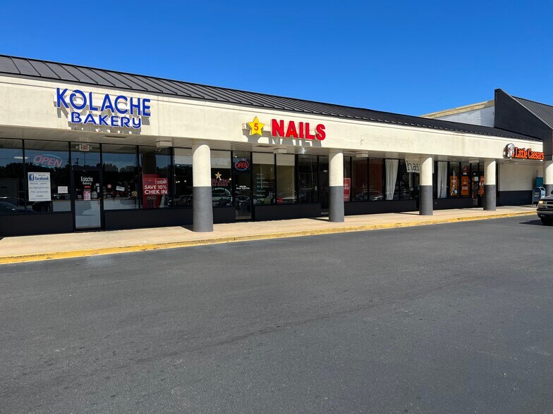 More Photos Of 4208-4234 Highway 90, Pace Unknown For Lease