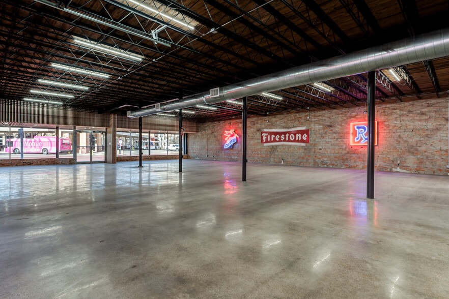 More Photos Of 1213 Crickets Ave, Lubbock Storefront For Sale