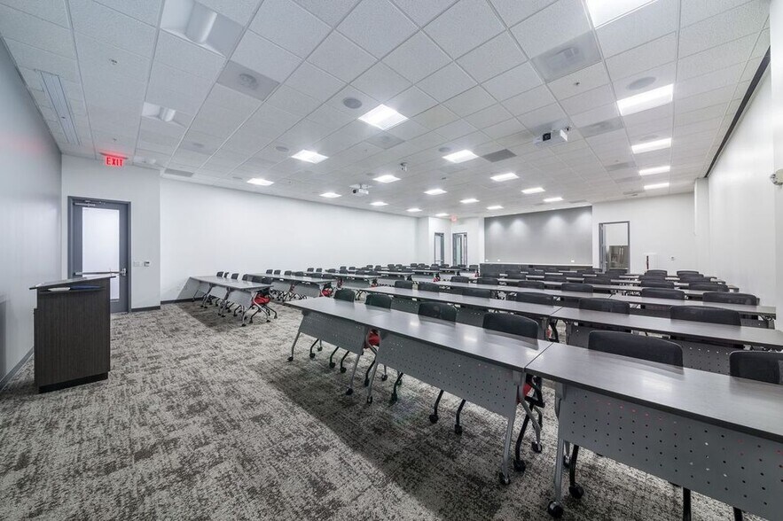 More Photos Of 2500 Cumberland Pky SE, Atlanta Office For Lease