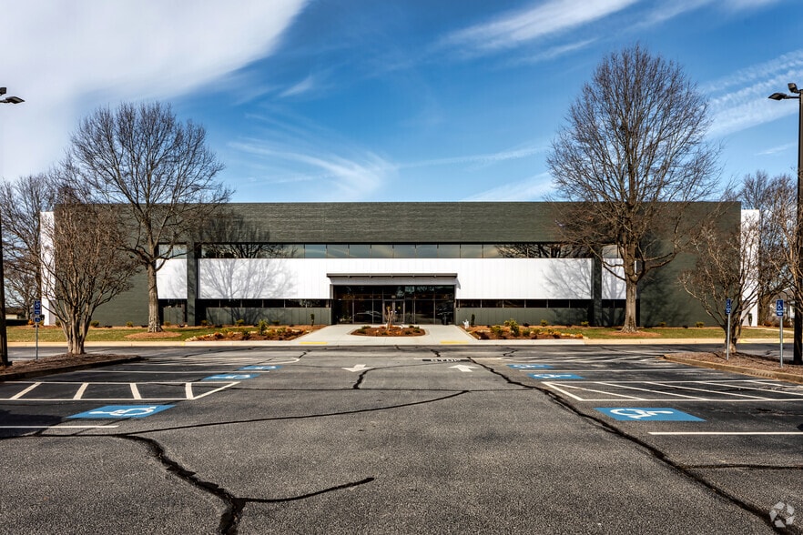 More Photos Of 1001 Keys Dr, Greenville Medical For Lease