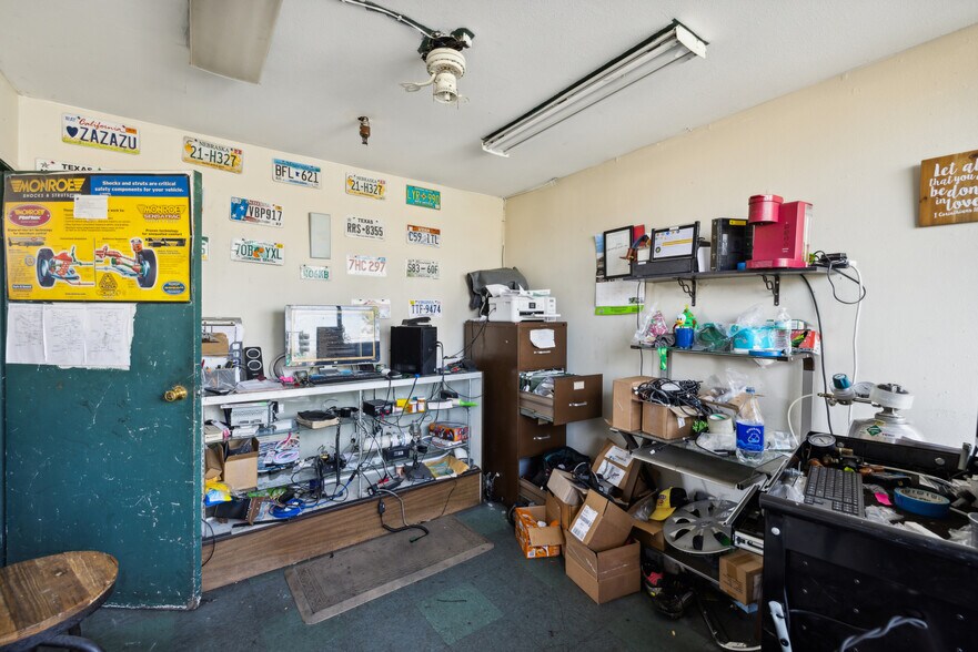 More Photos Of , Santa Ana General Retail For Sale