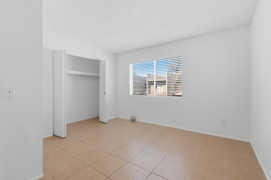 More Photos Of 2828 E Tierra Buena Ln, Phoenix Multifamily For Sale