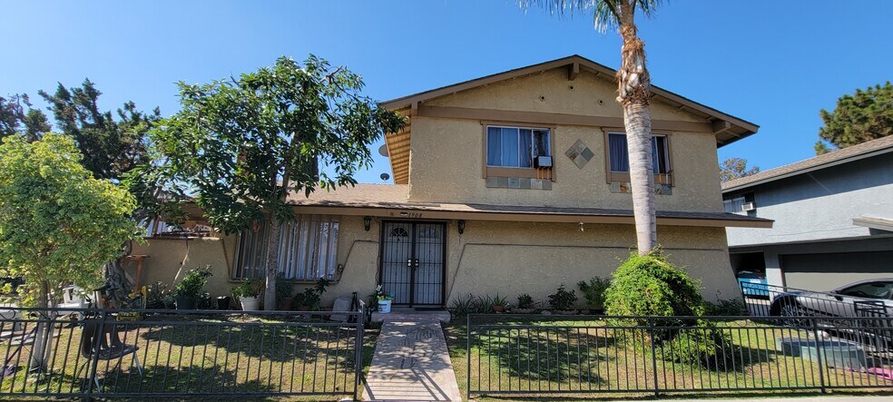 More Photos Of 1908 E Coral Ave, Orange Apartments For Sale