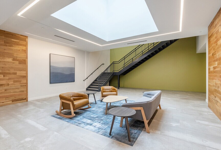 More Photos Of 500 Virginia Dr, Fort Washington Flex For Lease