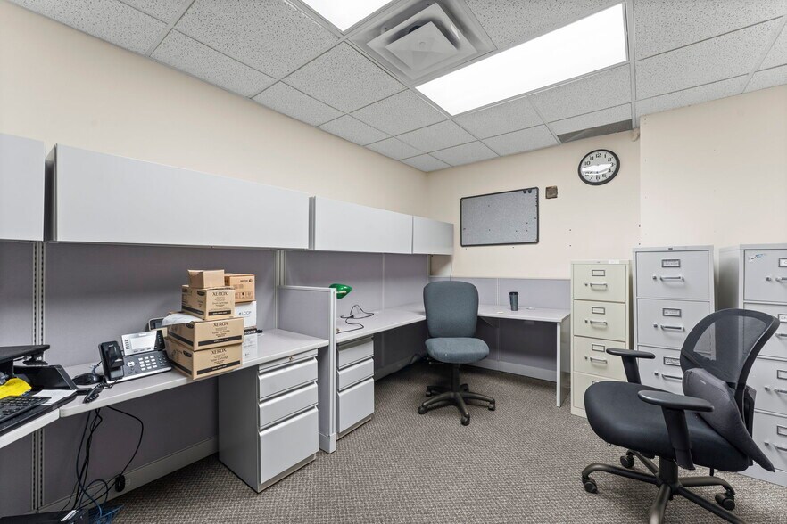 More Photos Of 8825 N Xylon Ave, Brooklyn Park Manufacturing For Sale