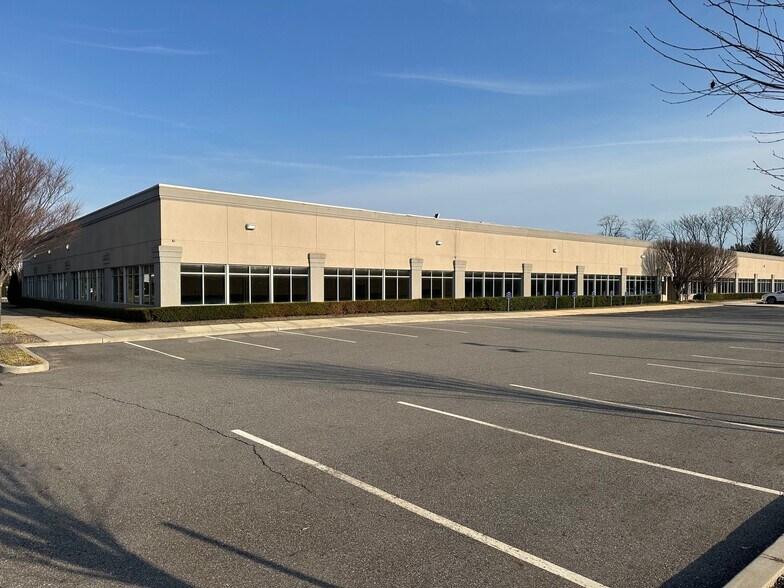 More Photos Of 576 Broadhollow Rd, Melville Office For Sale